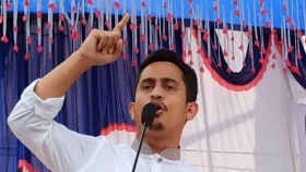 যমুনায় টোল প্লাজায় জট, ক্ষোভ ঝাড়লেন সারজিস