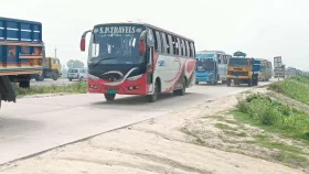 ভোরে গাড়ির চাপ থাকলেও বেলা বাড়ার সাথে স্বাভাবিক&nbsp;