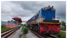 ইঞ্জিল বিকল কক্সবাজার এক্সপ্রেসের, বিপাকে ৮ শতাধিক যাত্রী&nbsp;