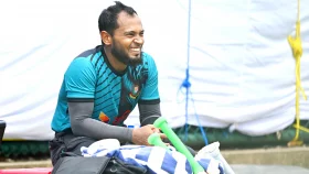 স্মৃতির গলে ফিরেছেন মুশফিক, কড়া নাড়ছে শততম টেস্ট