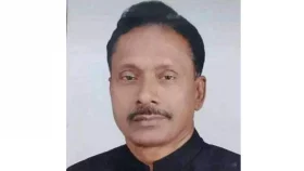 চাঁদা না দেওয়ায় ইউপি চেয়ারম্যানকে লাঞ্ছিত