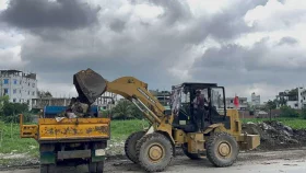 একদিনে ১৯ ট্রাক ময়লা অপসারণ করলো নারায়ণগঞ্জ জেলা প্রশাসন