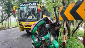 নাটোরে বাস-সিএনজি সংঘর্ষে জাবি শিক্ষার্থীসহ নিহত ৪