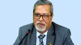 সাবেক সিইসি নূরুল হুদাকে ধরে পুলিশে দিল জনতা