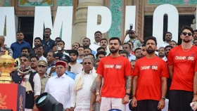 পদপিষ্টে নিহতদের ২৫ লাখ করে দেবে কোহলির বেঙ্গালুরু
