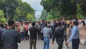 দাবি আদায়ে বিডিআর সদস্যদের &lsquo;মার্চ টু যমুনা&rsquo;, শাহবাগে পুলিশের বাধা