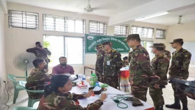 আড়াইহাজারে সেনাবাহিনীর বিনামূল্যে চিকিৎসা সেবা প্রদান