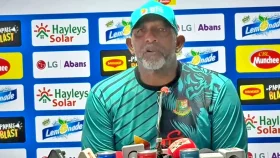 'বাজে পিচ' শ্রীলঙ্কা ব্যাটিংয়ে নামতেই 'সহজ' হয়ে গেলো