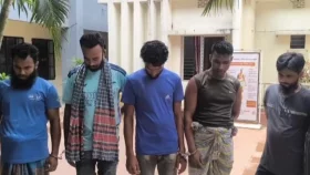 গাজী টায়ার কারখানায় আগুন ও লুটপাটের ঘটনায় ৫ যুবক গ্রেপ্তার