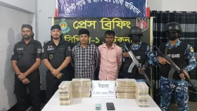 টেকনাফে ১ লাখ ২০ হাজার ইয়াবাসহ ২ যুবক আটক