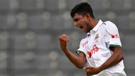 ১৬২ রান খরচ করে অবশেষে উইকেট পেলেন নাহিদ রানা