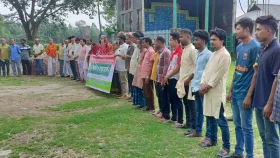 নদীর ভাঙন থেকে মন্দির-শ্মশান ঘাট বাঁচাতে মানববন্ধন&nbsp;