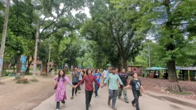 জাবিতে ভবন নির্মাণে অর্ধশত গাছ উপড়ানোর প্রতিবাদে বিক্ষোভ