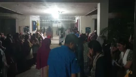 মধ্যরাতে নোবিপ্রবি ছাত্রী হলে বিক্ষোভ