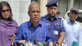 আইনি প্রক্রিয়া মেনেই উপদেষ্টা আসিফ অস্ত্রের লাইসেন্স পেয়েছেন