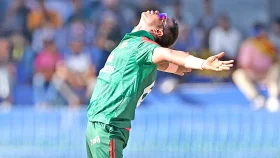 অভিষেকেই শিকার ধরলেন তানভীর; ভাঙলেন প্রতিরোধ