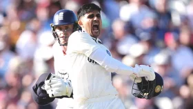 আবারও সেঞ্চুরি অধিনায়ক গিলের