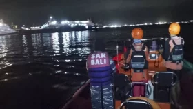 ইন্দোনেশিয়ায় ফেরিডুবি, ৬৫ আরোহীর মধ্যে নিখোঁজ ৪৩