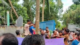 মোটরসাইকেল কেনার টাকা না পেয়ে বাবাকে পিটিয়ে হত্যা