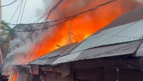 নরসিংদীতে অর্ধশতাধিক দোকান ভস্মীভূত