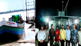 বাঁশখালীতে অবৈধ বালু উত্তোলনকালে ড্রেজার জব্দ