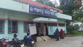 ছেলের গলায় ছুরি ধরে গৃহবধূকে সংঘবদ্ধ ধর্ষণ, আটক ৪