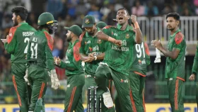 তানভীরের ফাইফারে রোমাঞ্চকর জয়ে সিরিজে সমতায় বাংলাদেশ