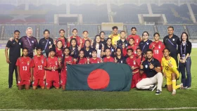 হাতিরঝিলে রাত আড়াইটায় ঋতুপর্ণাদের সংবর্ধনা দেবে বাফুফে