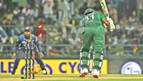 শেষ ওয়ানডেতে ২৮৬ রান তাড়ায় লালবাতি জ্বলছে বাংলাদেশের ব্যাটিংয়ে