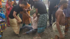 সিরাজগঞ্জে ট্রাকচাপায় প্রাণ গেল বাবা-ছেলের