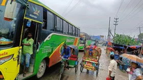 রূপগঞ্জে ঢাকা-সিলেট মহাসড়ক: যানজটে যেতে আসতেই দিন পার!  
