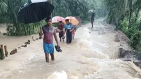 ফেনীতে বন্যা নিয়ন্ত্রণ বাঁধের ১৪ স্থানে ভাঙন, ৩০ গ্রাম প্লাবিত