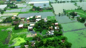 টানা বৃষ্টিপাতে সাতক্ষীরা সদরের এক তৃতীয়াংশ জলাবদ্ধতার কবলে