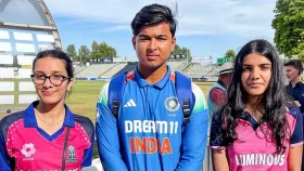 ১৪ বছরের সূর্যবংশীকে দেখতে দুই কিশোরীর কাণ্ড!