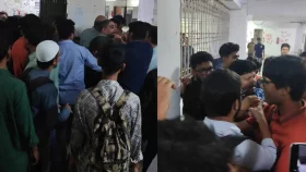 জবিতে শিক্ষক ও বাগছাস নেতাদের ওপর ছাত্রদলের হামলার অভিযোগ