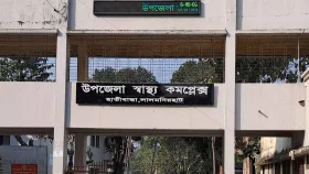 চিকিৎসা চাইলে বাইরে যাও, হাতীবান্ধায় হাসপাতাল শুধু নামেই!