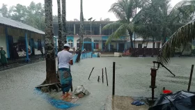 নোয়াখালীতে টানা বৃষ্টির পর কিছুটা কমলেও আবার শুরু হয়েছে প্রবল বর্ষণ