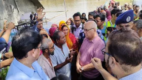 বন্যা দুর্গত এলাকায় স্থায়ী ব্যবস্থা নেওয়ার তাগিদ ত্রাণ উপদেষ্টার