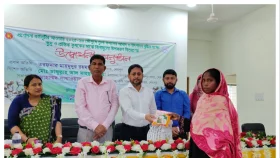 শেরপুরে তুলা চাষিদের মাঝে সার বীজ বিতরণ