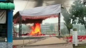 গোপালগঞ্জে এনসিপির মঞ্চে আগুন