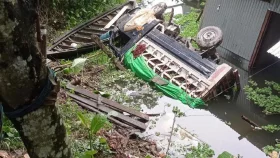 মাদারীপুরে পিকআপ খালে পড়ে ডিম ব্যবসায়ীর মৃত্যু