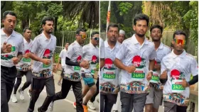 গণঅভ্যুত্থান দিবসে প্রতীকী ম্যারাথন, দৌড়ালেন উপদেষ্টা আসিফ মাহমুদ