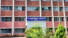গজারিয়া সন্ত্রাসীদের সশস্ত্র মহড়া ও ককটেল বিস্ফোরণ, আহত ৩&nbsp;