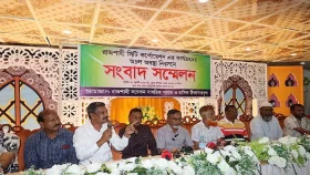 রাসিক সচিবের বিরুদ্ধে ঠিকাদারদের অভিযোগ, কাজ বন্ধের ঘোষণা