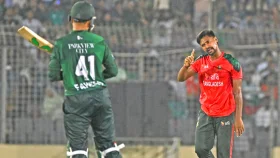 মোস্তাফিজকে খেলতে জানে না পাকিস্তানের কেউ, বিস্ফোরক বাসিত আলী