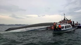 ভিয়েতনামে পর্যটকবাহী নৌকাডুবে ২৭ জন নিহত