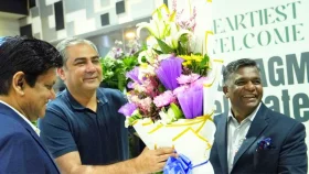 সভা নিয়ে অনিশ্চয়তার মাঝেই ঢাকায় এলেন এসিসি চেয়ারম্যান