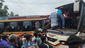 ফরিদপুরে দুই বাসের মুখোমুখি সংঘর্ষ, নিহত ৩