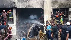 বিমান বিধ্বস্তের ঘটনায় মৃতের সংখ্যা বেড়ে ৩২