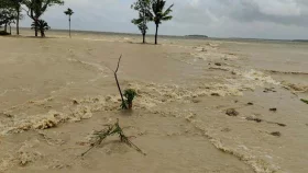 বঙ্গোপসাগরে নিম্নচাপ, পায়রায় তিন নম্বর সংকেত